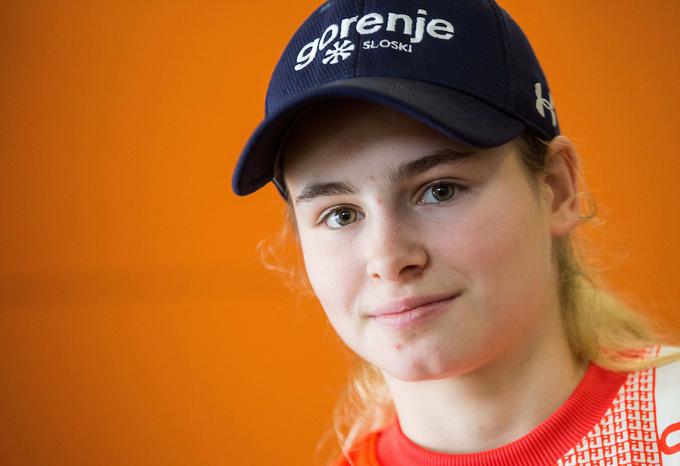 Nika Križnar je s sedmim mestom postavila najboljši posamični rezultat skakalnega tabora, na mešani ekipni tekmi pa je s 108,5 metra dolgim skokom postavil ženski rekord skakalnice v Seefeldu. | Foto: Vid Ponikvar