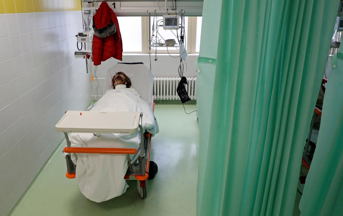 Koronavirus, Češka | Trenutno je na Češkem hospitaliziranih okoli 8.500 bolnikov s covidom-19, od tega jih je 1.789 v resnem stanju oziroma potrebujejo pomoč ventilatorja, | Foto Reuters