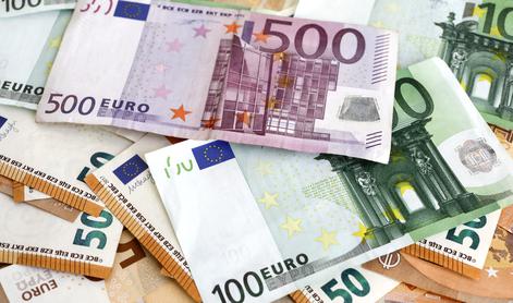 Državni proračun do konca aprila z 29 milijonov evrov primanjkljaja