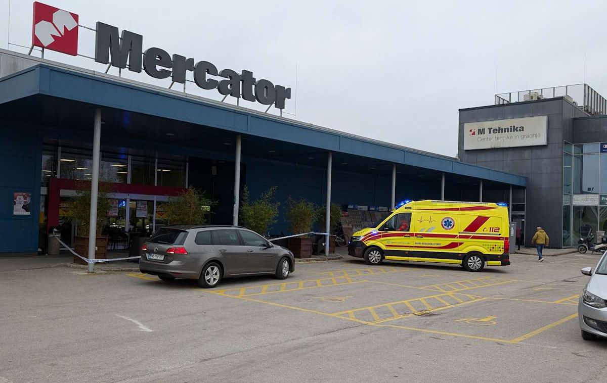 Mercator | Incident se je zgodil pred eno od dveh trgovin Mercator v Žalcu. | Foto Matic Tomšič