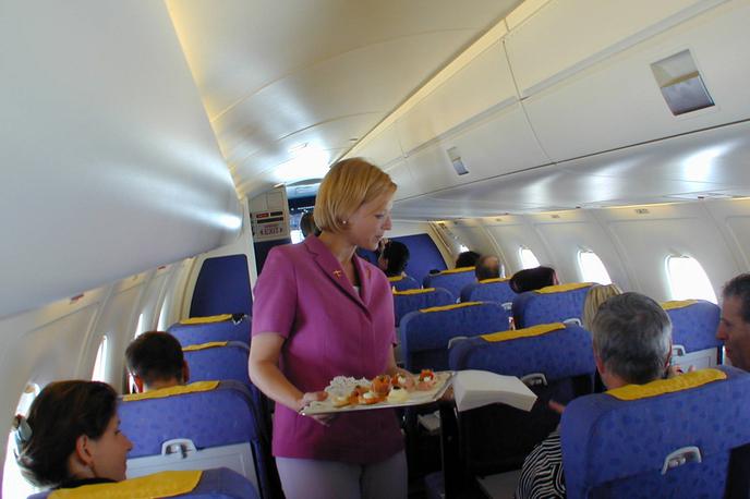 Potniki letalo | Priča je povedala, da je letalo zaradi njega skoraj pristalo v Münchnu, a so ga nato presedli v prvi razred.  | Foto Guliverimage