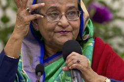 Premierka Bangladeša odstopila in pobegnila iz države