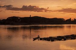 Ministrstvo svari slovenske državljane: čim prej zapustite to območje