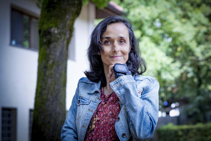 "Spomnim se, ko so mi v Soči odstranili tubus in sem lahko prvič sama pila. Tista voda je bila tako okusna, in ko so sestre videle, kako uživam, so mi priskrbele vitaminski napitek, podoben Cedeviti. Sestre in zdravniki, vsi so bili tako dobri." | Foto: Ana Kovač