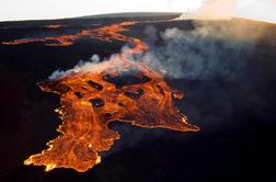Vulkan izbruhnil po 40 letih mirovanja #video