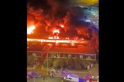 Tržnico v Sankt Peterburgu zajel grozljiv požar #video