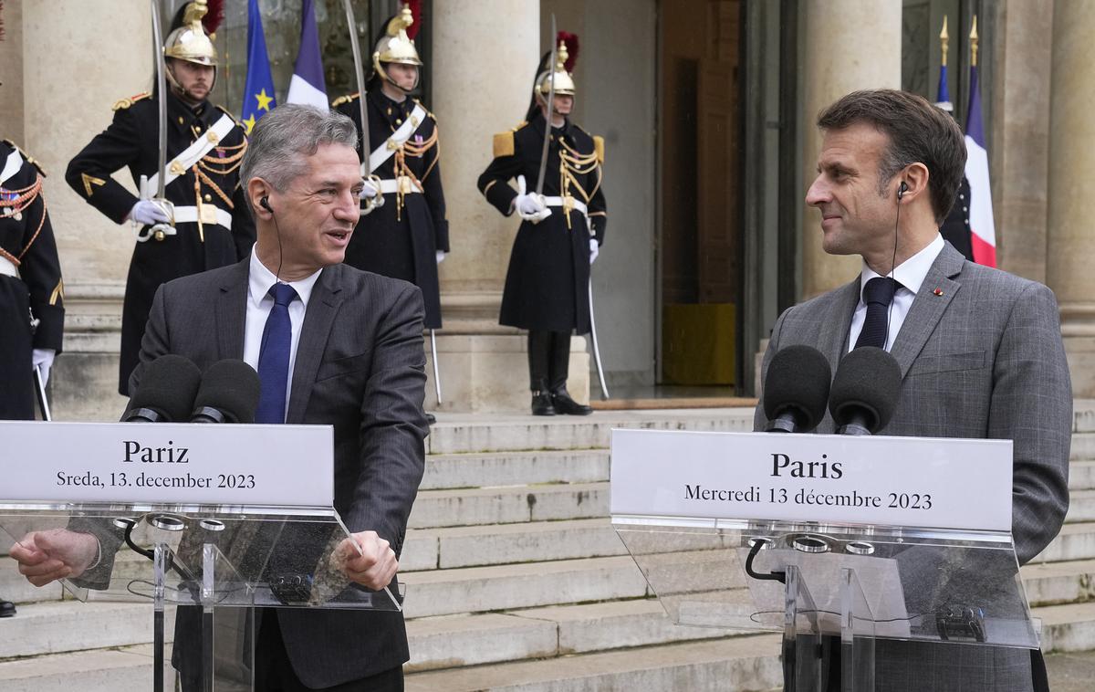 Robert Golob, Emmanuel Macron | Slovenija si želi še tesneje sodelovati s Francijo, zlasti pri naložbah z visoko dodano vrednostjo, od zelenih rešitev, jedrske energije in vesoljskih tehnologij do umetne inteligence.  | Foto Guliverimage