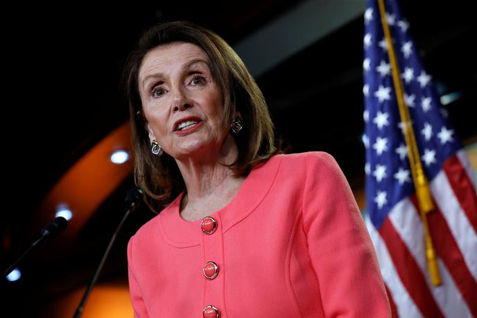 Nancy Pelosi | Predsednica predstavniškega doma ameriškega kongresa iz vrst demokratov Nancy Pelosi si je privoščila hud spodrsljaj. | Foto Reuters