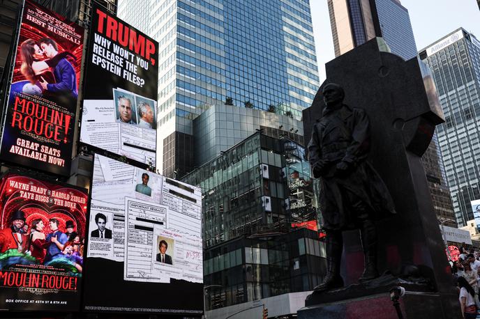 Times Square | Napadalec je ustrelil tri ljudi, stare 18, 19 in 65 let. | Foto Reuters