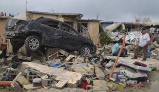V tornadu in neurjih v Mehiki in ZDA najmanj 18 mrtvih (video)