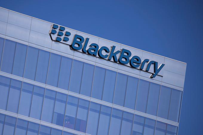 BlackBerry je tako imenovani poslovni preobrat naredil po prihodu današnjega direktorja Johna Chena. Tega se je držal sloves guruja, ki lahko podjetja v težava vrne na pota stare slave. Za zdaj kaže dobro. | Foto: Reuters