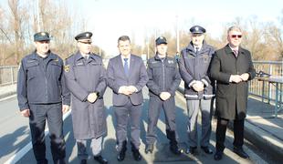 Slovenski in hrvaški policisti so se na mostu čez Muro srečali že tridesetič