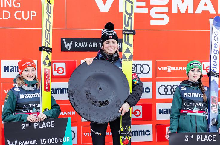 Tudi v novi sezoni je za dekleta predvidena turneja Raw-Air. | Foto: Sportida