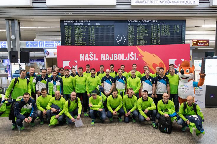 Še gasilska fotografija in skok na letalo. | Foto: Matic Klanšek Velej/Sportida