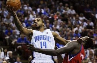 Nelson mora na operacijo kolena