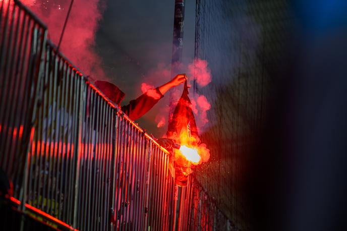 navijači | Navijači so zaznamovali konec štajerskega derbija v Ljudskem vrtu. | Foto Sebastijan Andrejek Bukovec