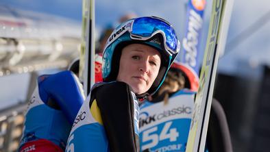 Nov udarec za skoke: najboljša avstrijska skakalka končala kariero