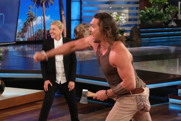 Jason Momoa obvlada sekiromet #video