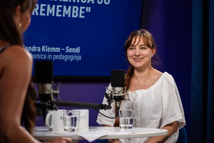 "Verjamem, da se človek lahko tudi pri šestdesetih, sedemdesetih, osemdesetih res zaljubi." | Foto: Luka Petrič