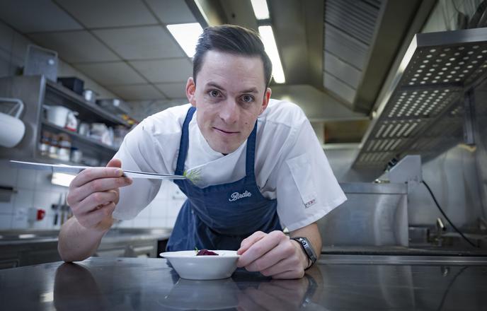 Bor Pavlovčič: od skakalnice in motenj hranjenja do kuhinje butične restavracije #video
