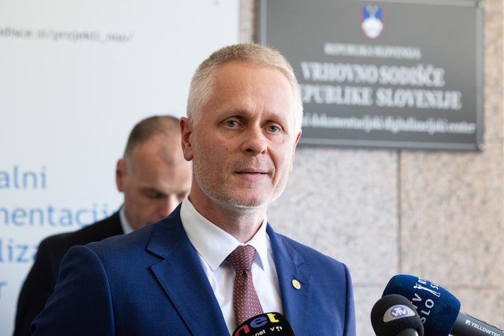 "Naj bom takoj jasen: moj namen ni, da bi oporekal legitimnosti zakona. Sodni postopki, ki jih predlog naslavlja, so izjemno zahtevni, zato jih podpiramo. Ustanovitev Skoka pa ni modra odločitev in bi jo sam odsvetoval," je povedal Orož. | Foto: STA