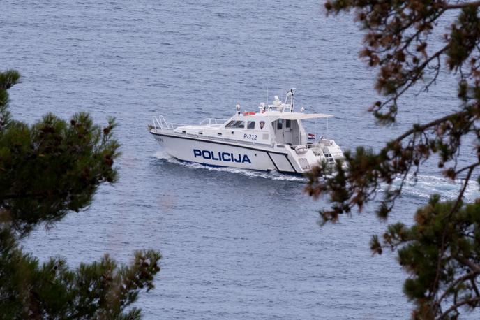 Hrvaška policija v Piranskem zalivu | Istrska policija, luška kapetanija, policijski potapljači, gasilci ter potapljači kluba Morska zvezda so pogrešanega Slovenca intenzivno iskali štiri dni. | Foto STA