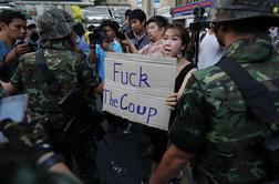 Na Tajskem nekdanjim voditeljem prepovedali izhod iz države