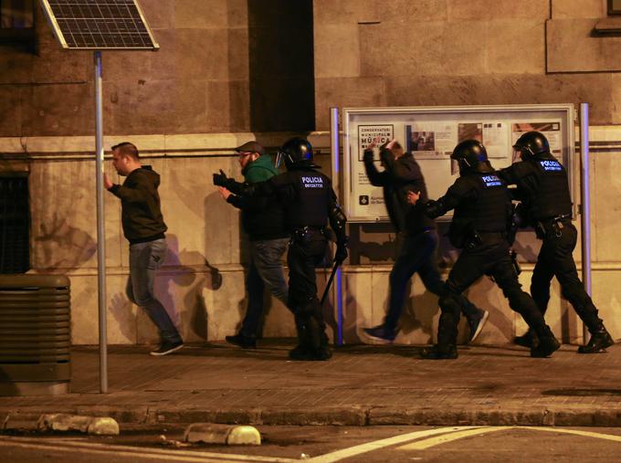 Štiri protestnike je policija aretirala. | Foto: Reuters