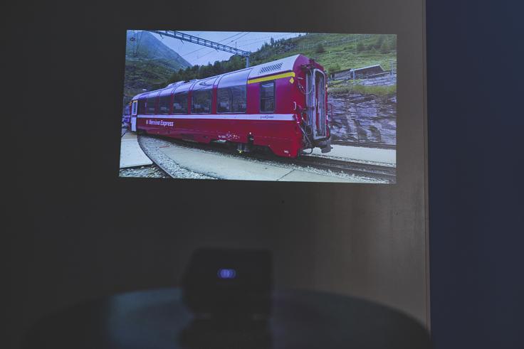 Aurzen ZIP ni odvisen od zunanjega napajanja, saj ima lasten akumulator z nazivno zmogljivostjo pet tisoč miliamperskih ur. | Foto: Ana Kovač