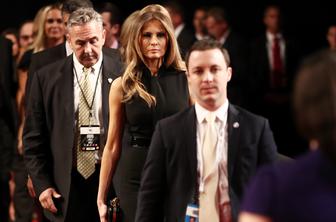 Strokovnjakinja o stilu Melanie Trump: ocena preteklih oprav in napotek za prihodnje
