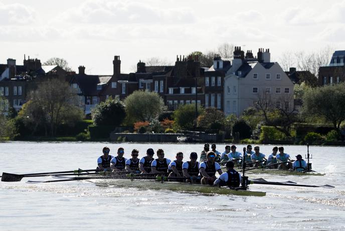 Cambridge na onesnaženi Temzi dobil 169. dvoboj univerz