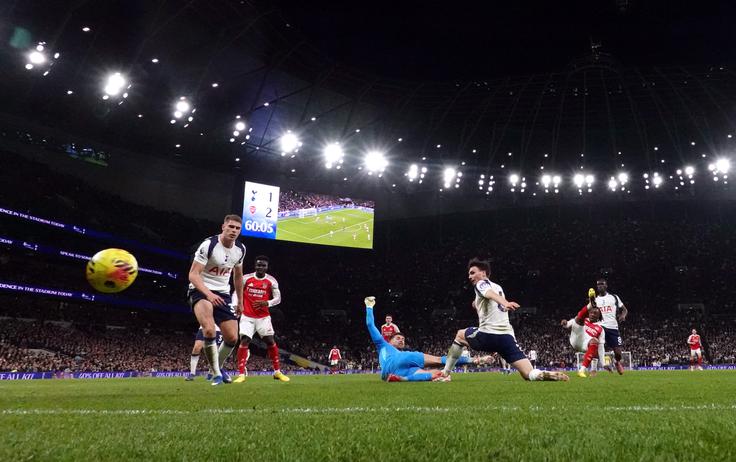 Eberechi Eze in Viktor Gyökeres sta prispevala vse štiri zadetke za Arsenal. | Foto: Guliverimage