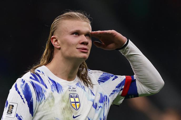 Erling Haaland | Erling Haaland je s 16 zadetki prvi strelec evropskih kvalifikacij za SP 2026. V Milanu je dosegel dva zadetka. | Foto Reuters