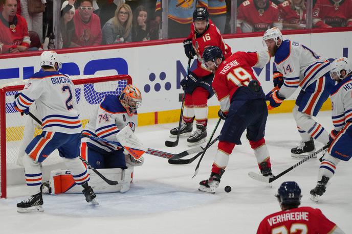 Edmonton Oilers - Florida Panthers | Tudi tokrat se bosta v velikem finalu lige NHL pomerila branilec naslova Florida Panthers in Edmonton Oilers. | Foto Reuters