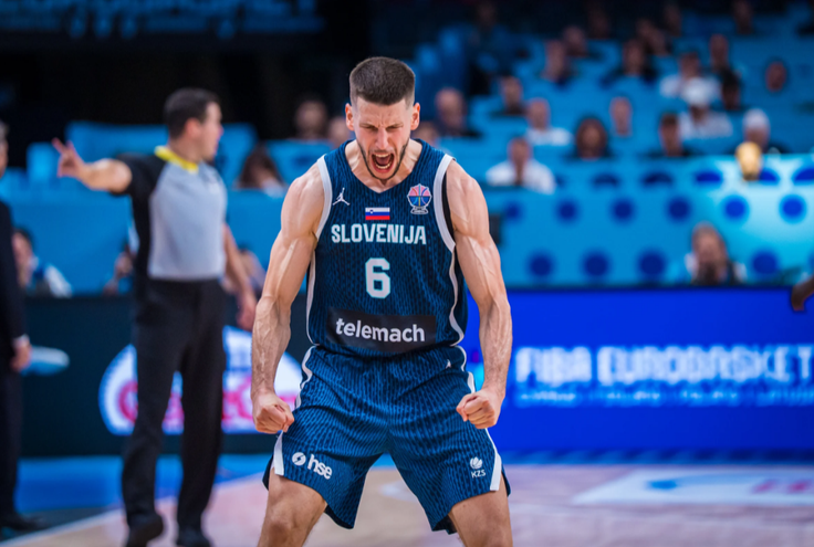 Aleksej Nikolić je še enkrat dokazal, kako pomemben člen reprezentance je. | Foto: FIBA