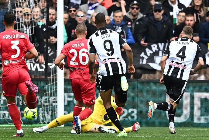 Lazio ugnal Juventus. Lovrić v polno, Roma že tretja.