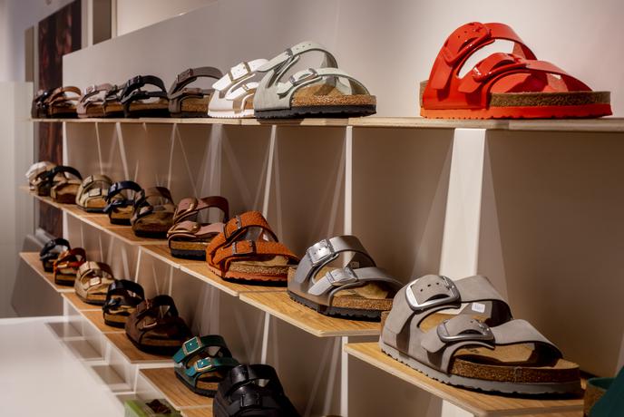 Lidl mora prenehati prodajati kopije sandalov Birkenstock, je odločilo sodišče