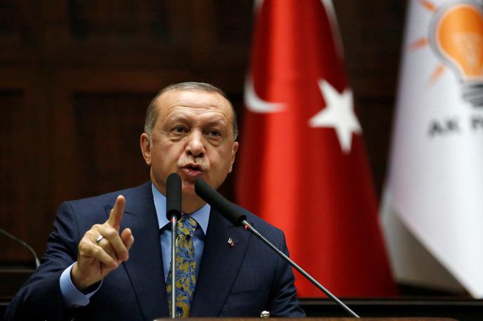 Erdogan | Turški predsednik Erdogan je v soboto spet zagrozil, da bo Ankara sprožila ofenzivo proti kurdski milici YPG. | Foto Reuters