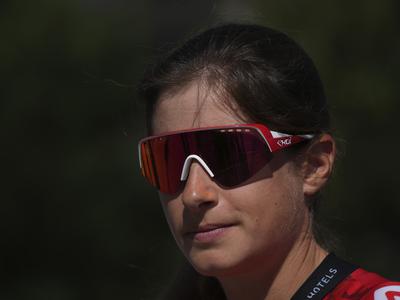 Avstrijska kolesarka Valentina Cavallar izgubila mamo, nekaj ur pozneje doživela nov šok