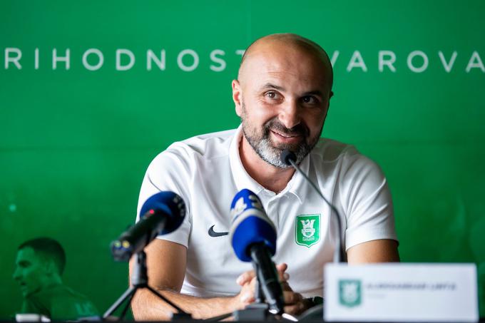 Odkar je Aleksandar Linta v trenerski vlogi nasledil nekdanjega "šefa" Ilijo Stolico, Olimpija sploh še ni izgubila. | Foto: Urban Urbanc/Sportida