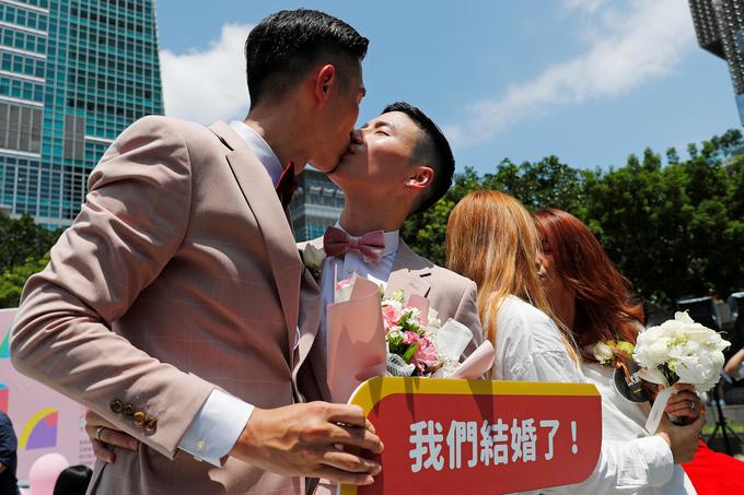 V zakonski stan naj bi danes na Tajvanu skočilo okoli 300 istospolnih parov. | Foto: Reuters