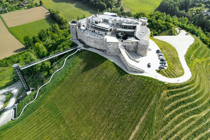 Jezeršek gostinstvo bo skrbelo za kulinarično ponudbo na gradu Taggenbrunn in štirizvezdnični butični hotel