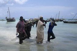Pred obalo Zanzibarja potonila ladja z več sto potniki
