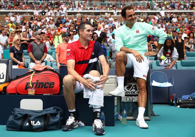 "Vesel sem, ker je za mano fantastičen teden," pravi 37-letni Federer. | Foto: Getty Images