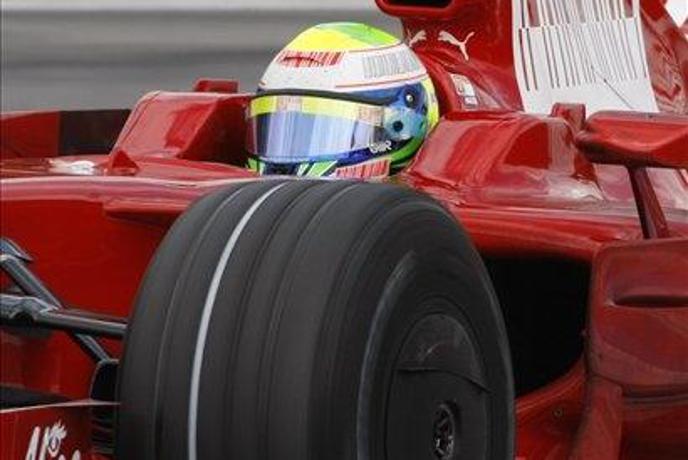 Ferrarija najhitrejša na prvem treningu