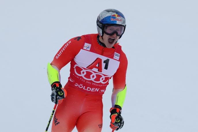 Marco Odermatt | Marco Odermatt je sezono odprl z veleslalomsko zmago. | Foto Reuters