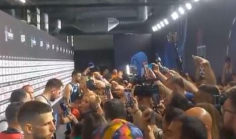 Zaradi Dončića izredno stanje v mešani coni #video