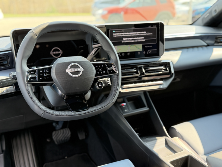 Notranjost je podobna kot v renaultu 5. | Foto: Gregor Pavšič