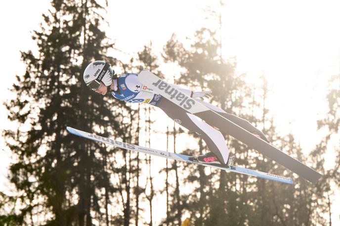Nika Prevc | Nika Prevc in tekmice bodo najprej skakalke na srednji napravi, v nedeljo pa še na veliki. | Foto Guliverimage