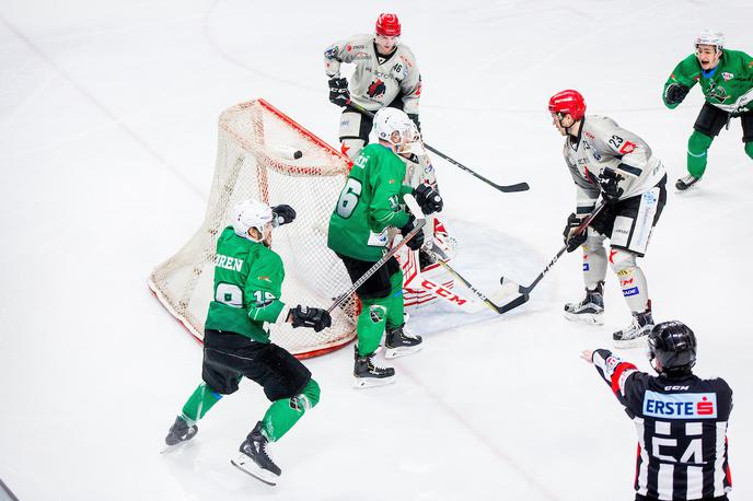 HK SŽ Olimpija HDD Jesenice | Hokejisti Olimpije zvečer začenjajo finale Alpske lige. Po koncu serije jih čaka še finale državnega prvenstva. | Foto Žiga Zupan/Sportida